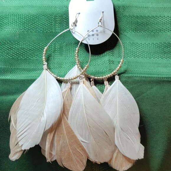 Three Pairs of Click Six Feathered Earrings! - Picture 7 of 15
